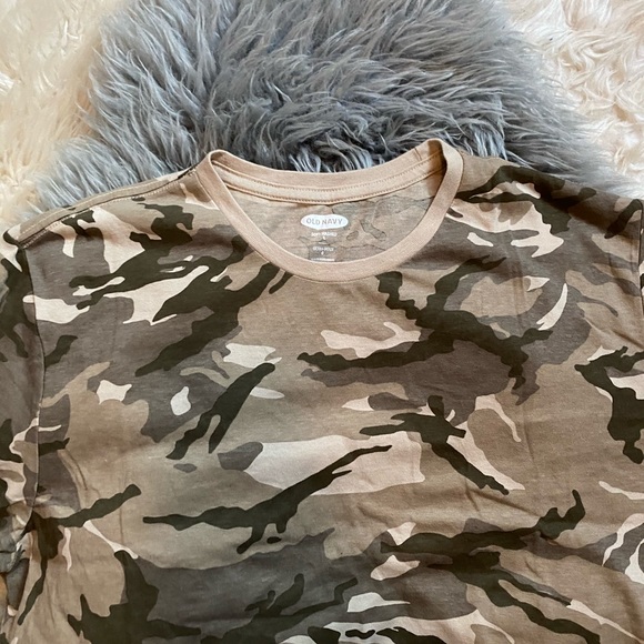 Old Navy Soft Washed Tee - Picture 4 of 7